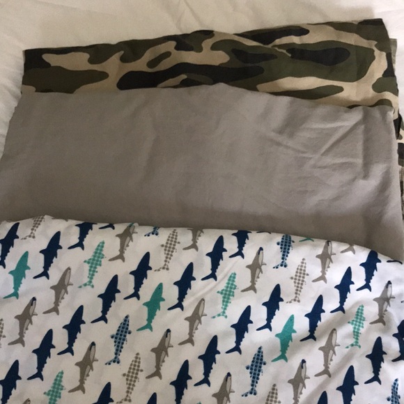 Bundle of three Twin  flat sheets in great condition - Picture 3 of 8